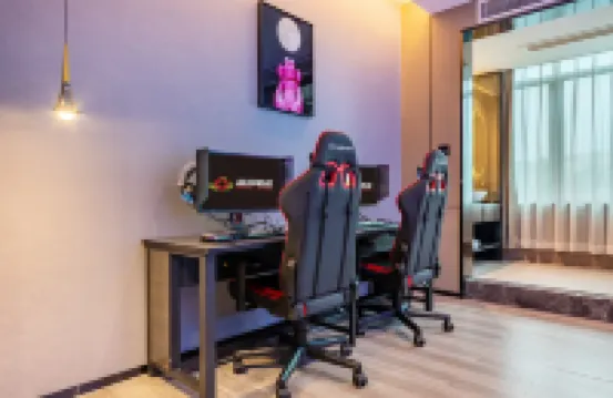 逗號魚歐拉電競酒店（新埠島店）