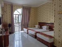 Mengzi Huatelong Business Hotel