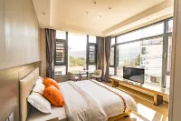 Xiandao Lake Four Seasons Lakeside Hotel (Sky City Scenic Area)