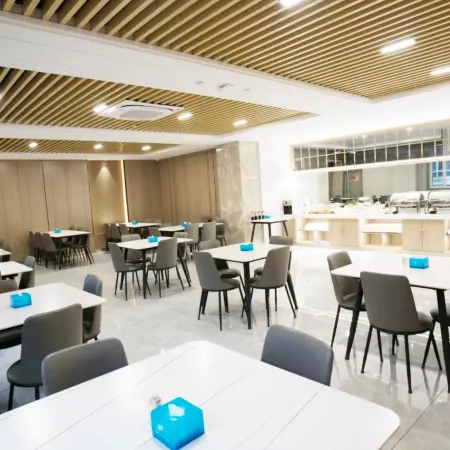 Longyue Boutique Business Hotel (Weihai Railway station Hanlefang Branch)