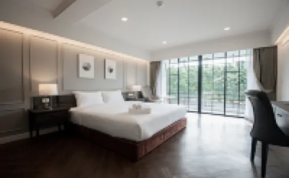 โรงแรมบีทู ริเวอร์ไซด์ พรีเมียร์