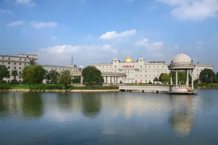 China Garden Hotel Отели рядом с достопримечательностью «Suzhouhuashanziran Sceneic Area»