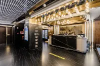 Wuhan Oin E-sports Hotel (Guanggu Plaza Yangjiawan Branch)