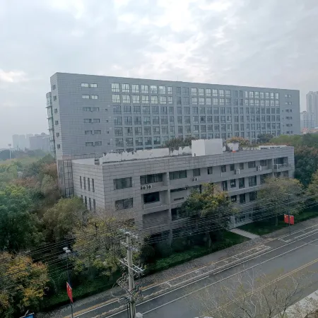 Yingshang Chinese Yiju No Man Homestay (Lvdu CBD Branch)