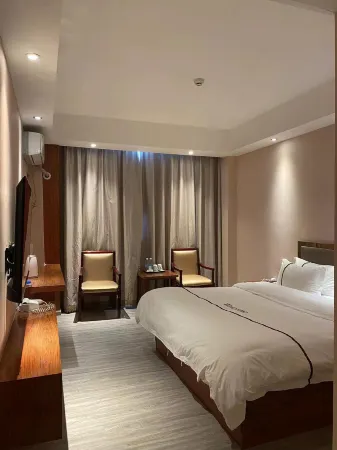 Huaji Hotel, Luchuan Отели рядом с достопримечательностью «Longchuan Gymnasium»