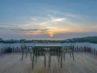 Weizhou Island Xinya Juzhu B&B (Nanwan Street Shiluokou Beach Scenic Area) Hotels near Crocodile mountain Scenic Area