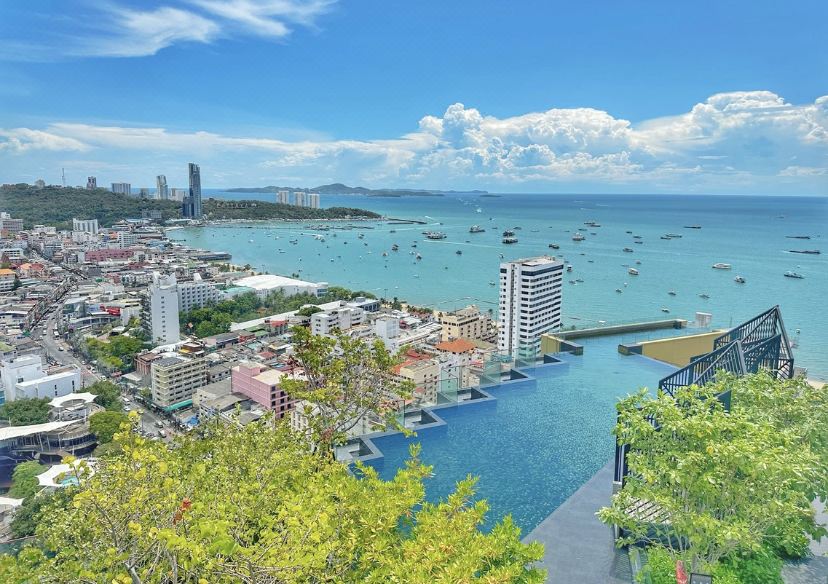 Edge Central Pattaya SKY 수영장