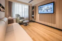 HanTing Hotel (Akesu Airport)