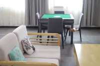 GreenTree Inn Hotel (Cangzhou Longnan Binjiang Plaza)