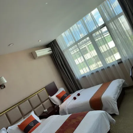 Lixian Huayuan Express Hotel Hotéis em Condado de Li