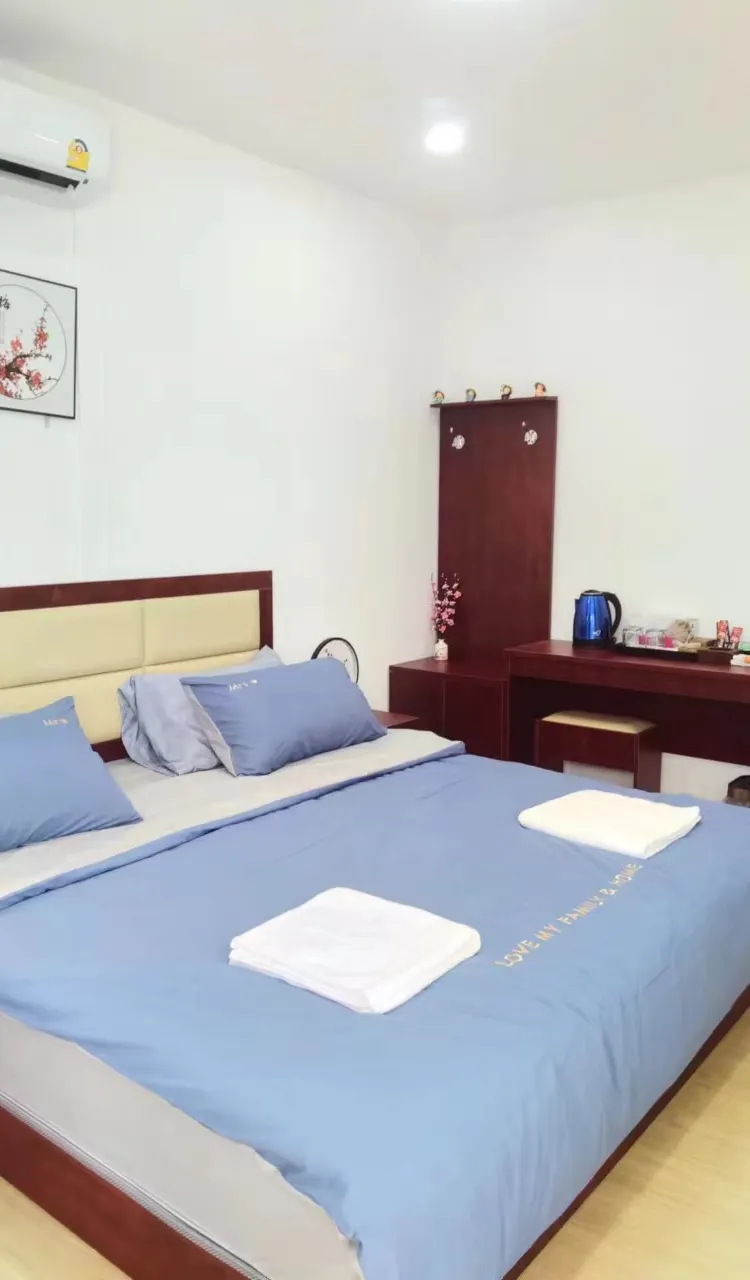 ห้องจูเนียร์ดับเบิลวิวสวน (มีหน้าต่าง เครื่องปรับอากาศ)