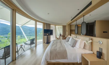 Trip.com Group Country Retreats (LanCang Laodabao Joint Resort) Отели рядом с достопримечательностью «The Old Bulang Ethnicity Village of Wenji»