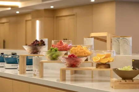 Atour X Hotel Chengdu Longquan Auto City Отели рядом с достопримечательностью «Chengdu Aeronautic Vocational and Technical College»