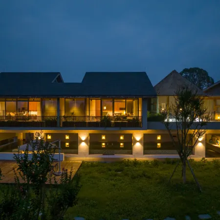 Chengdu Wenjiang Right Bank Swan Lake Homestay