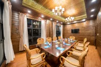 Chiba Mountain Top Private Hot Spring Resort Manor Hotels in Huidong