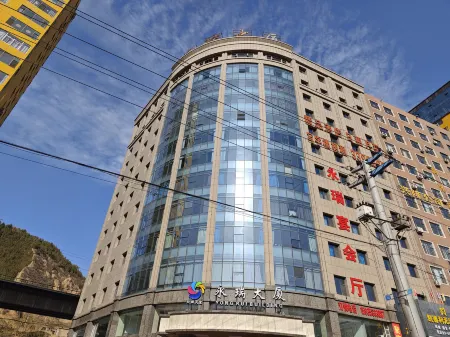 Lvliang Yongrui Building Отели рядом с достопримечательностью «An'guo Temple»