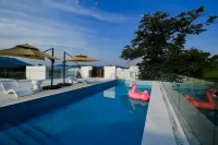 Mollin Room Dreams Art Resort - مسبح على السطح