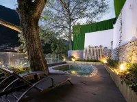 Bipenggou Yunman Redwood Hot Spring Hotel Hotéis em Condado de Li