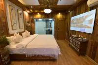 Fenghuang Renjia Stilted Building Chinese Inn - Inns