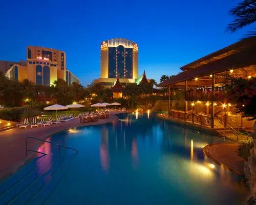 Gulf Hotel Convention and SPA Hôtels à proximité de : La Grande Mosquée