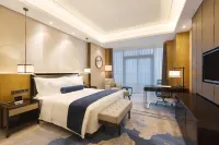 Longchang Baiyun Hotel