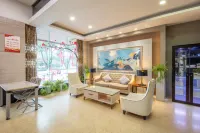 Tongling Yiyang Yinhu Hotel (Patio Lake Park)