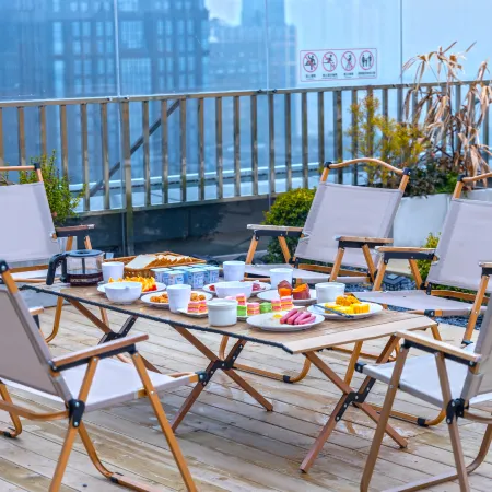 Lanting Garden Hotel (Honggutan Wanda Plaza)