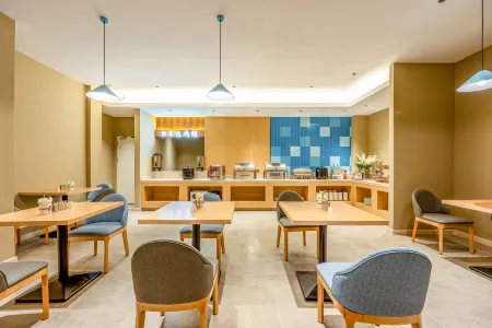 Home Inn NEO-Wenchang Wennan Old Street Confucian Temple Yanjiang Road Branch Отели рядом с достопримечательностью «Zhang Yunyi General Memorial Hall»