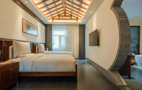 Passing-cloud Resort