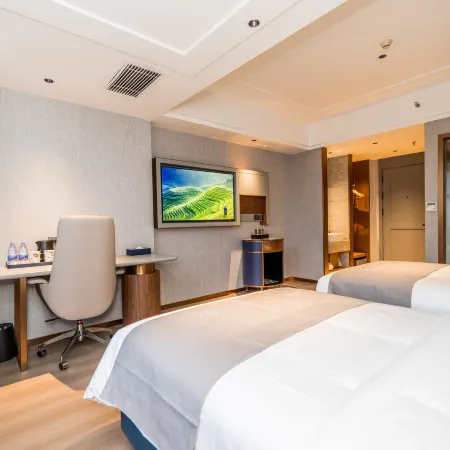 LANOU Hotel (Huangshi Yingbin Avenue Huahu Railway Station) Отели в г. Хуанши