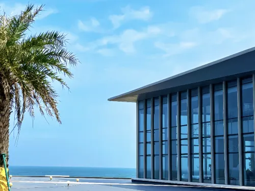 Zhonghai Vacation Homestay (Shantounan Railway Zhonghai Golden Coast Water Park)