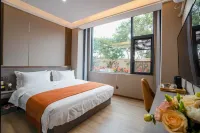 Kunming Xiangrun AirAsia Hotel (Kunming International Changshui Airport Branch)