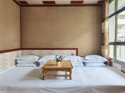 Xiahe Three Person Farmhouse Hotels near Dazong Sacred Lake Scenic Area