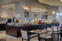 Doubletree by Hilton Dartford Bridge - breakfast
