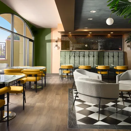 Burton House Beverly Hills, A Tribute Portfolio Hotel Отели рядом с достопримечательностью «Сенчури-Сити»
