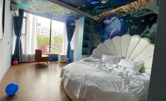 Linxia Weiai Theme Hotel