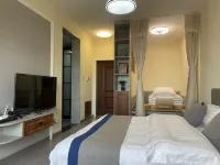 Qihai Light Luxury Seaview Holiday Apartment