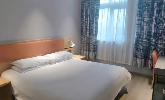 Home Inn (Xuefu Road Subway Station Branch, Nanbu Business District, Ningbo)