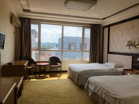 Dongming Hotel