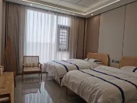 Dong  Xing  Qi  Dao  Hai  Bian  Xiao  Yuan