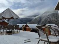 Mountain Tour Homestay（Four sisters Mountains） Hotels near Lieren Peak