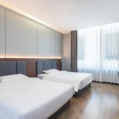 Jingyue Hotel (Rong County New City Plaza Branch)