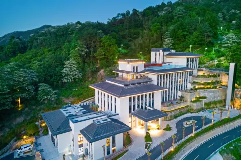 Moonlight Inn Resort Hotel