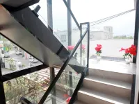 Yining Muzi Family Homestay فنادق في إي نينغ