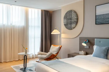 SHINE HOTEL Отели рядом с достопримечательностью «Beiling Mountain Forest Park»