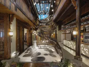 IMMERSING HuanChun Resort Hotel