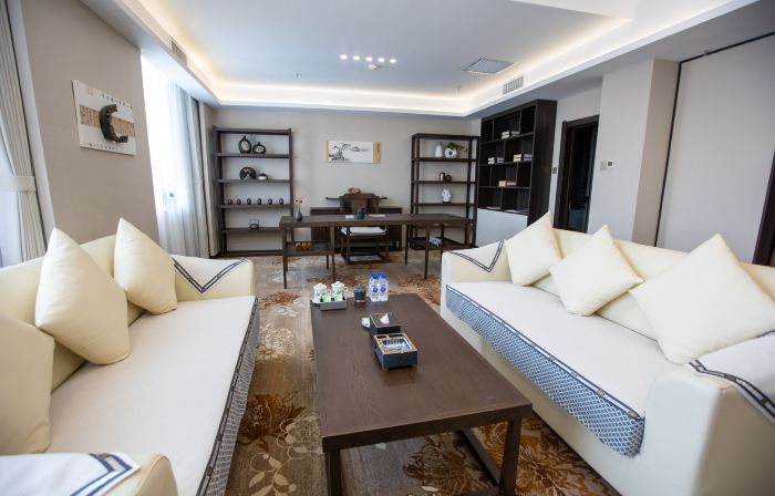 Baicheng Hotel