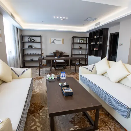Baicheng Hotel