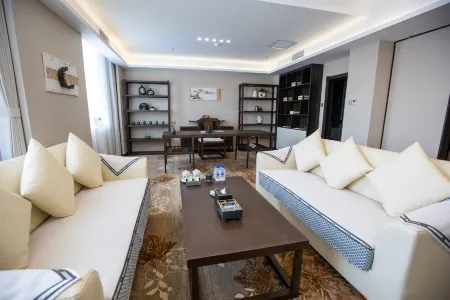 Baicheng Hotel Отели в г. Байчэн