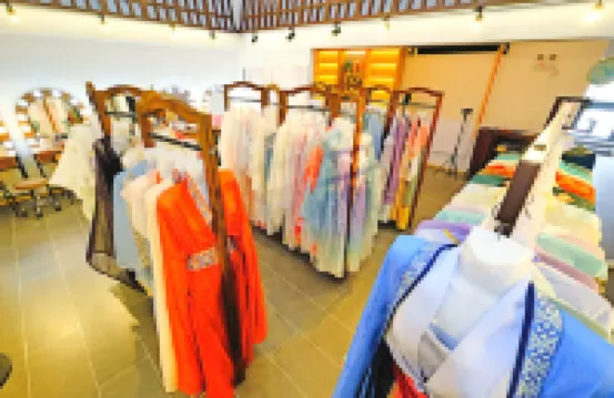 屋頂青年旅舍（鼓樓廣場清明上河圖展示館店）